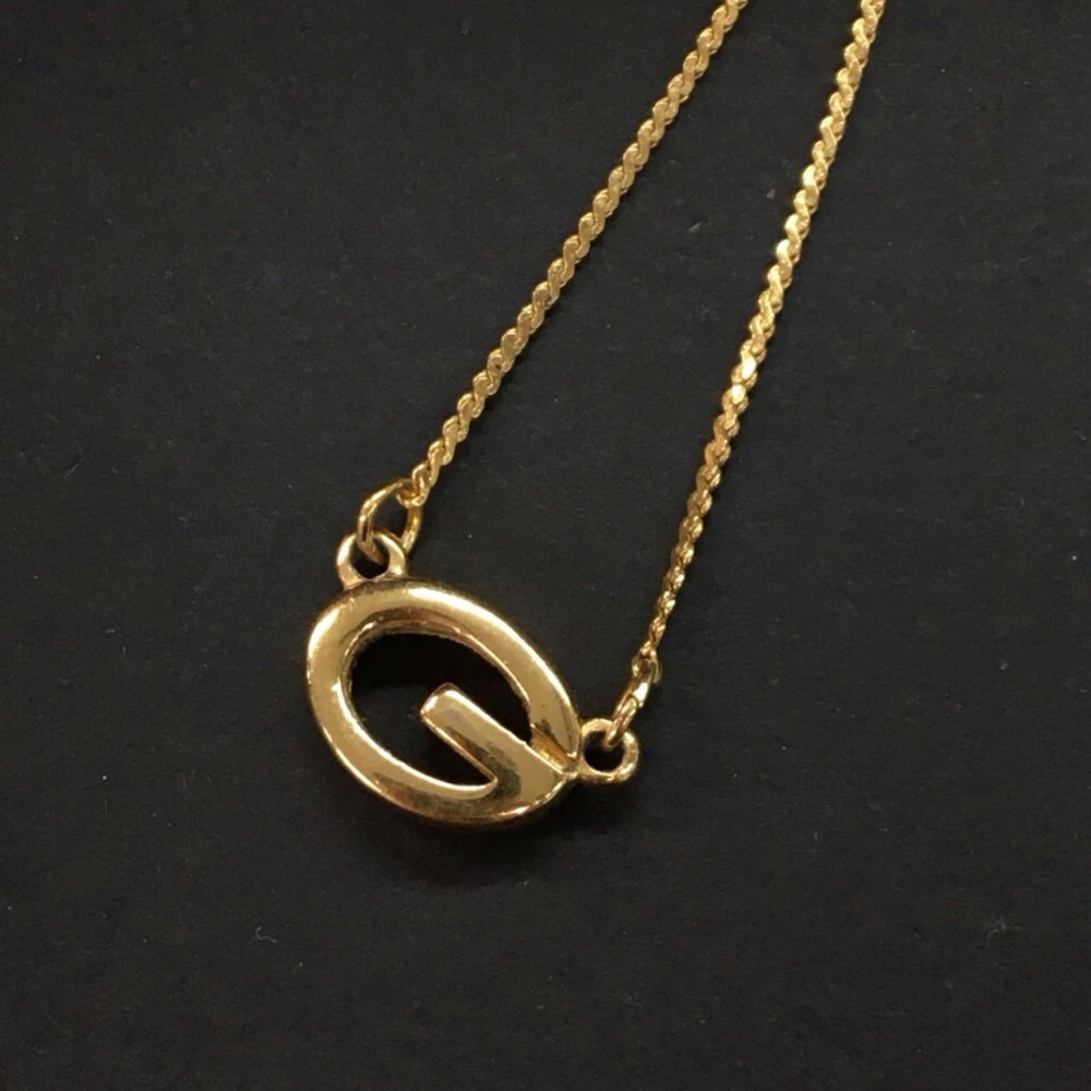 Givenchy big G vintage necklace